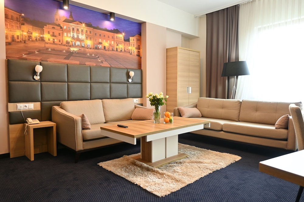 Presidential Studio Suite (204) photo 2