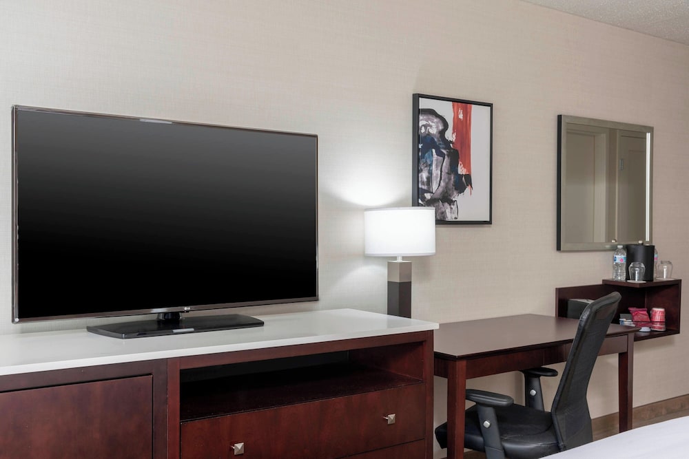 Standard Room, 2 Queen Beds - Photo 2