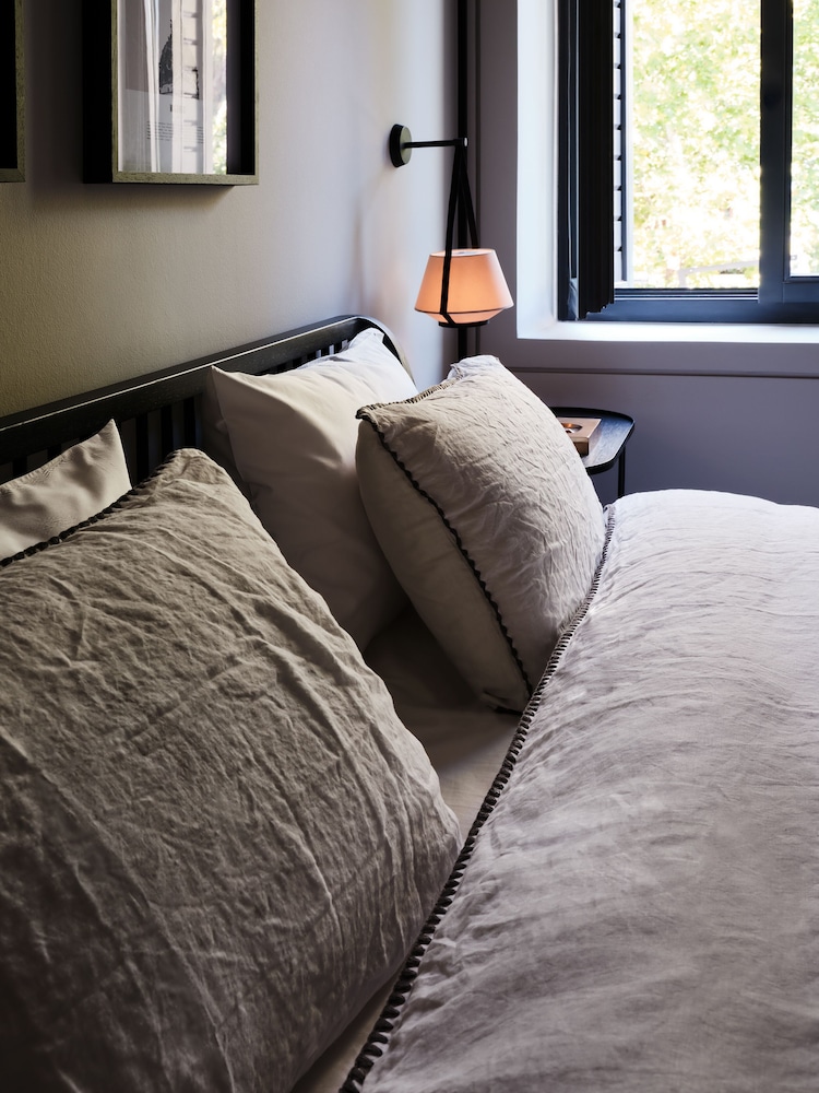 Skyview Deluxe Suite thumbnail 6