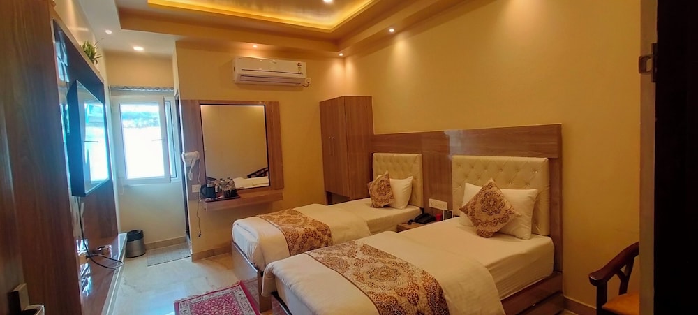 Deluxe Room Twin