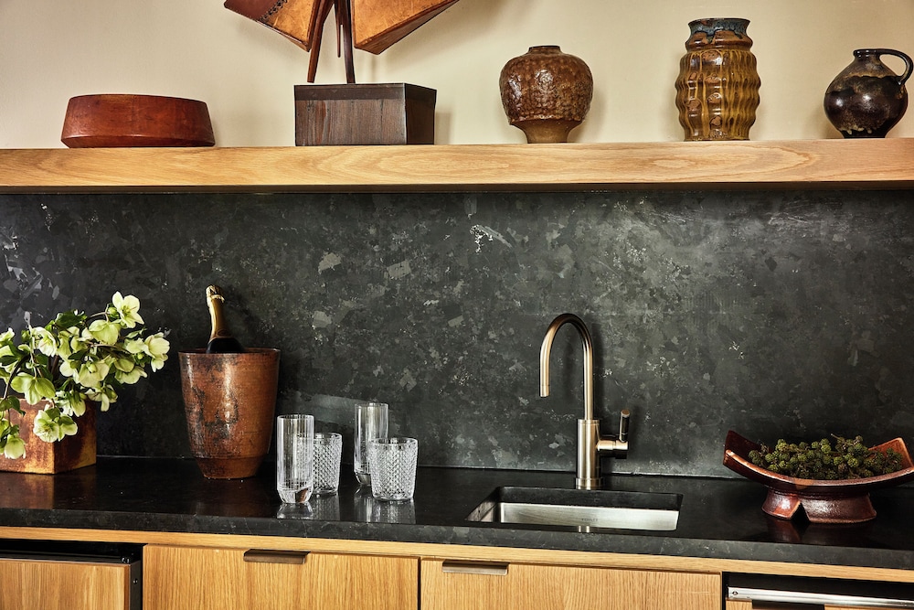 Proper Suite - Photo 12