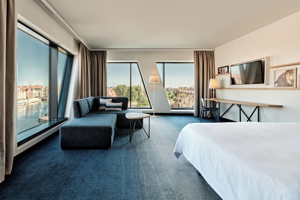 Premium Room, 1 King Bed, River View - Photo 1