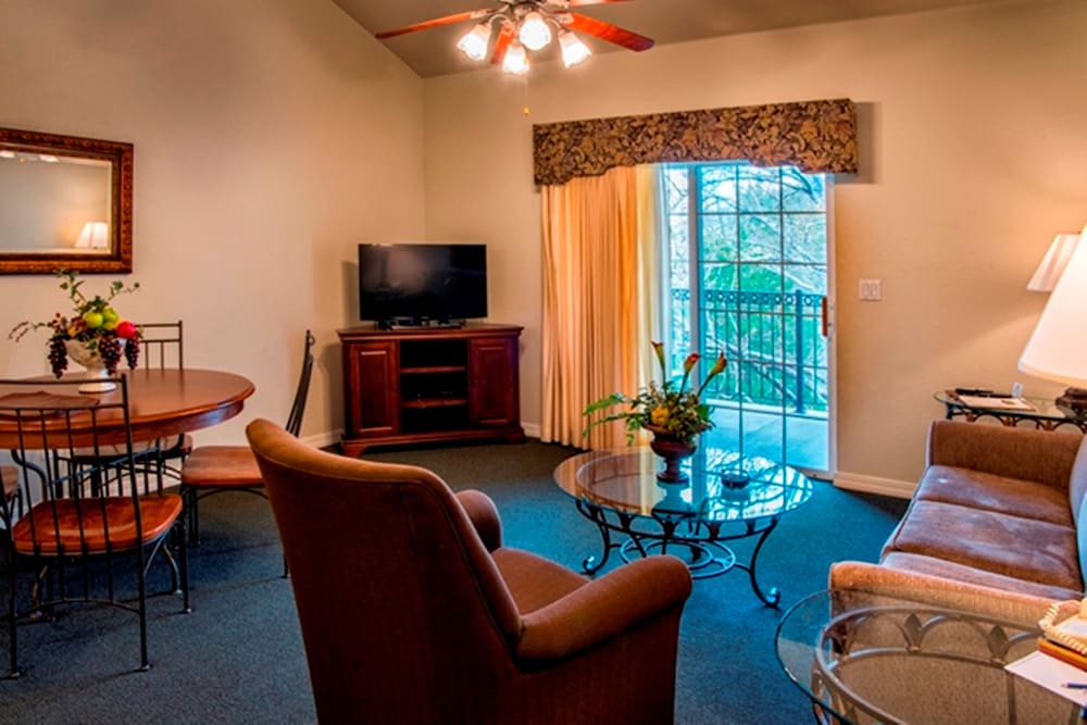 Standard Room, 1 Queen Bed