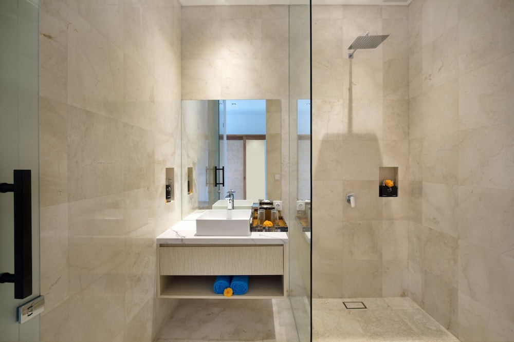 3 Bedroom Villa with Private Pool & Bathtub - Photo 26