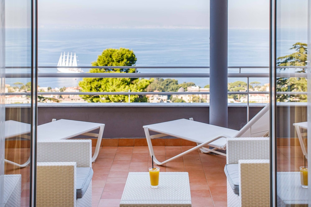 Junior Suite, Balcony photo 1