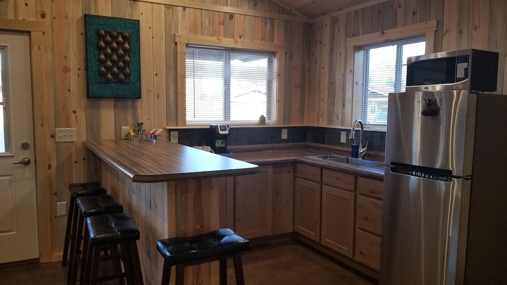 Cabin 4 photo 2