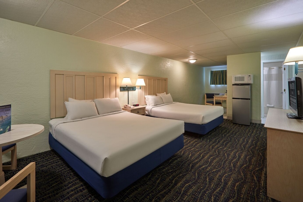 Classic Room, 2 Queen Beds (Northside, NOT ON BEACH)