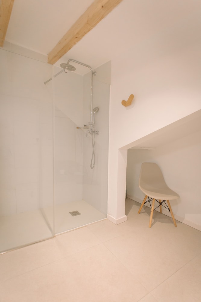 Studio, Ensuite - Photo 24