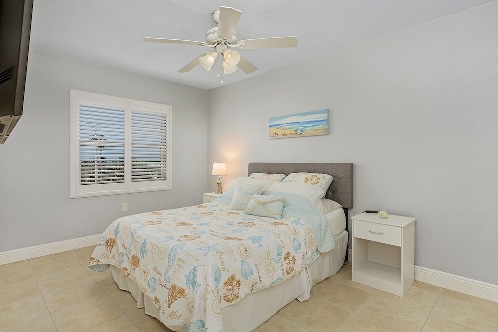 Condo, 2 Bedrooms photo 3