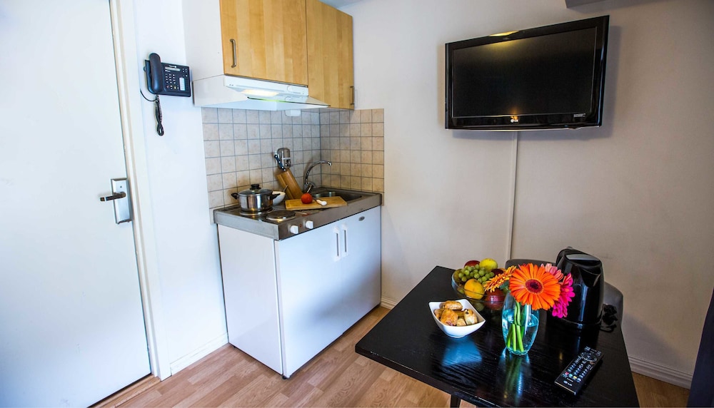 Budget Double Room - Photo 5