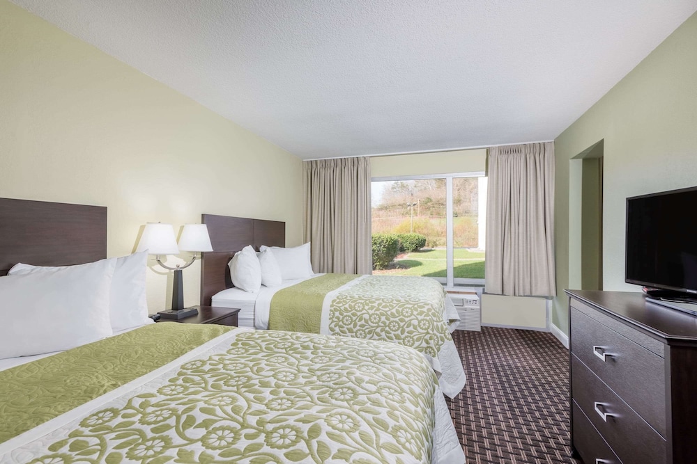 Suite, 2 Queen Beds, Non Smoking