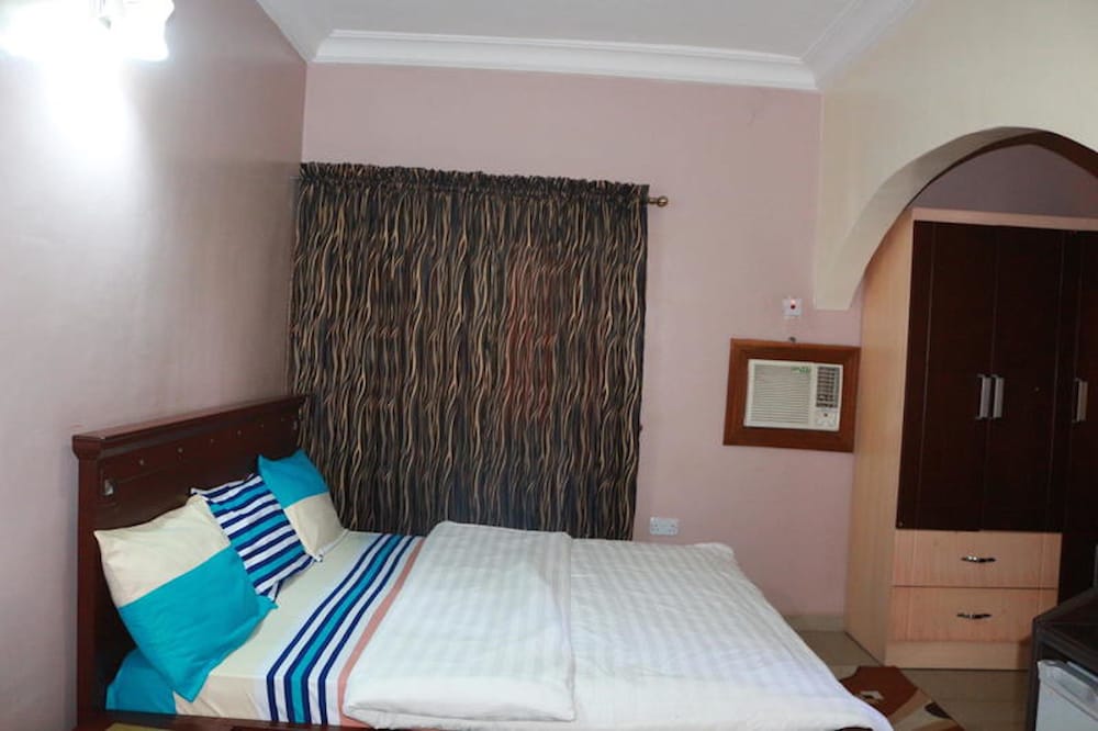 Royal Room (Royal) - Photo 1