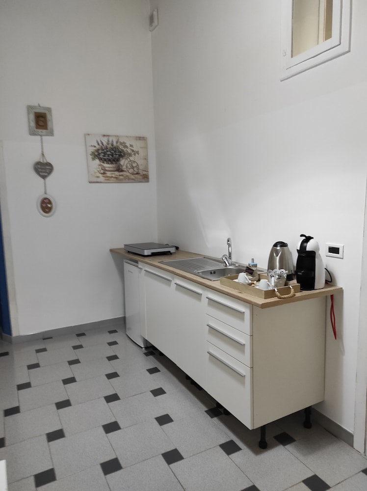 Family Apartment, 1 Bedroom, Ensuite, Partial Sea View photo 3