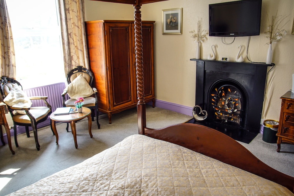 Four-Poster Room photo 2