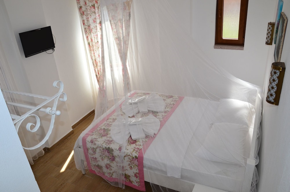 Standard Double or Twin Room photo 3