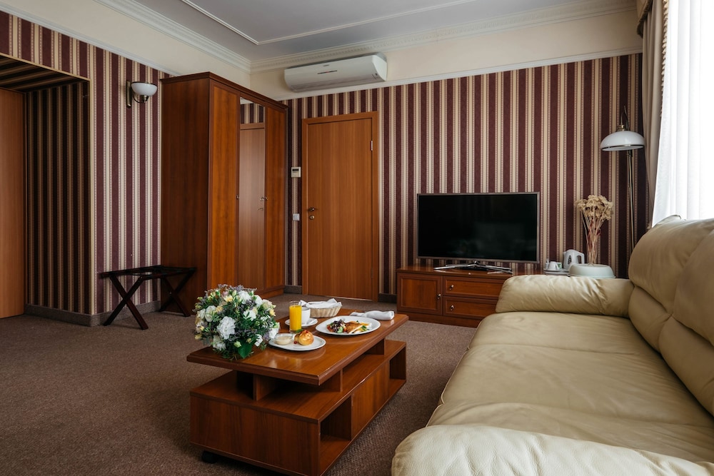 Luxury Suite photo 1