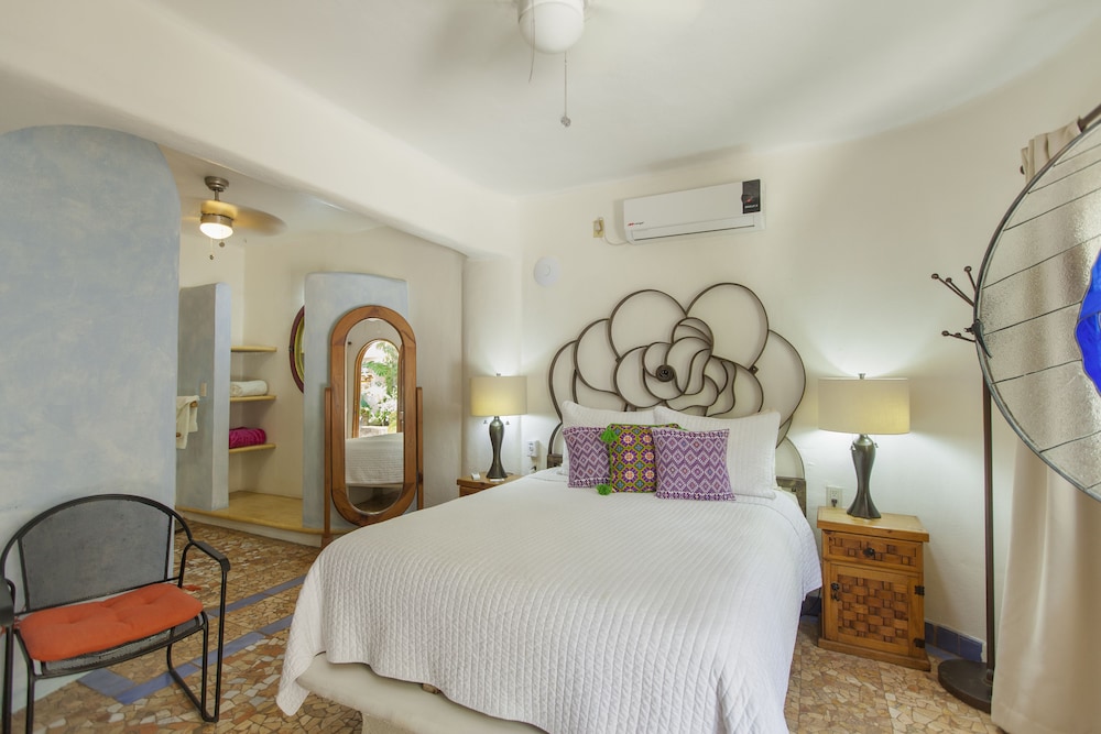 Estúdio Romântico, 1 cama de casal, kitchenette, área de jardim