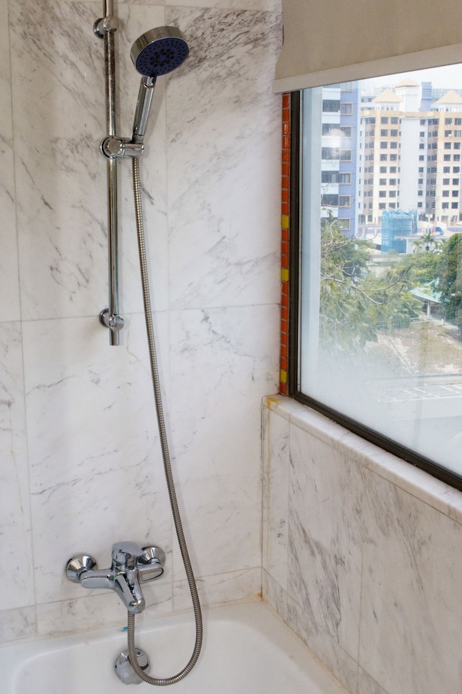 Premium Deluxe Room (Garden Or City View) photo 3