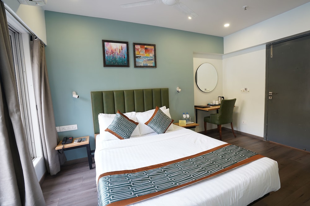 Deluxe Room - Photo 6