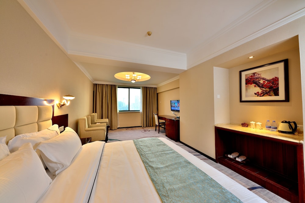 King Bed River View