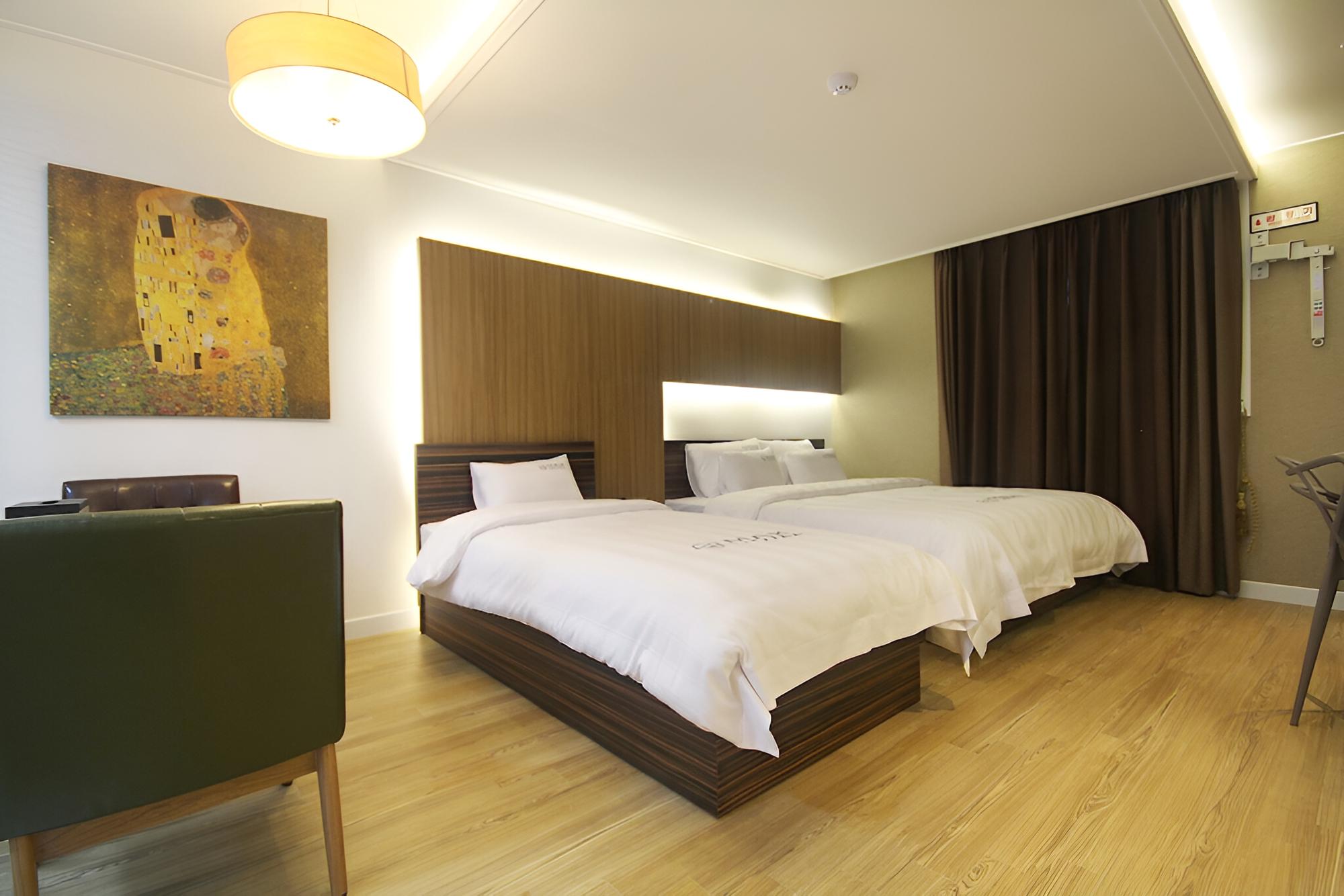 Room (Suite) - Photo 1