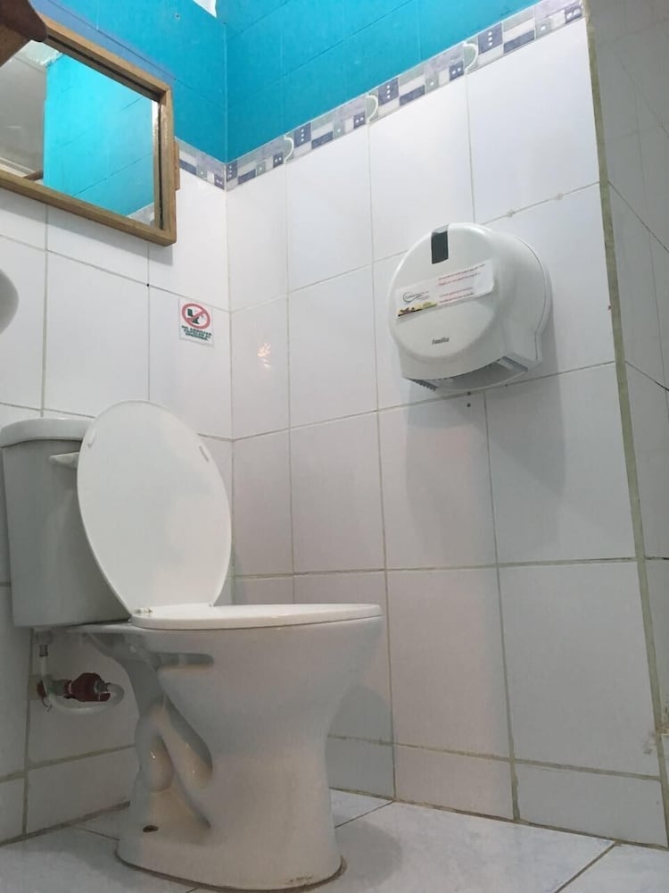 Twin Room, City View (Shared Bathroom) photo 2