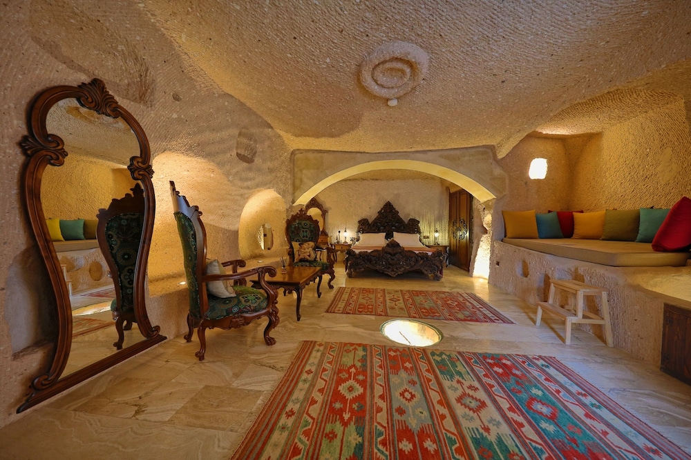 Honeymoon King Suite