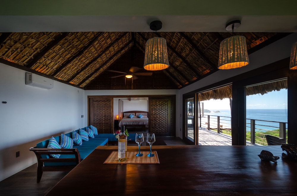 Deluxe Suite, Sea View photo 3