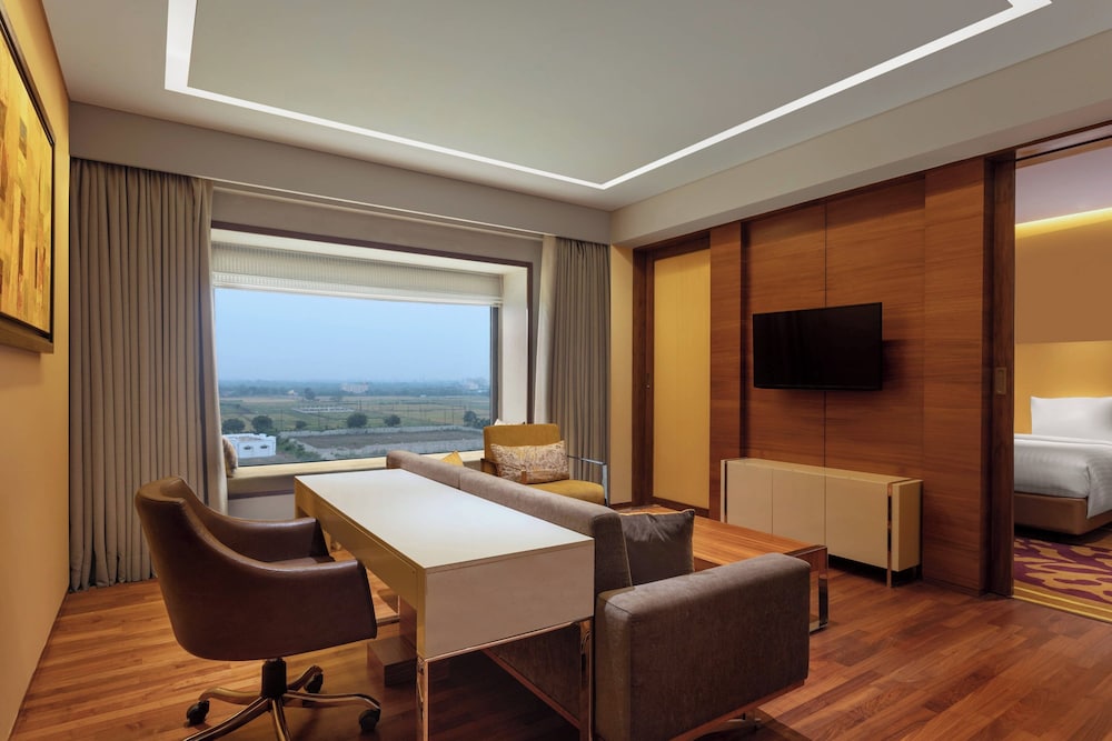 Suite, 1 Bedroom, City View photo