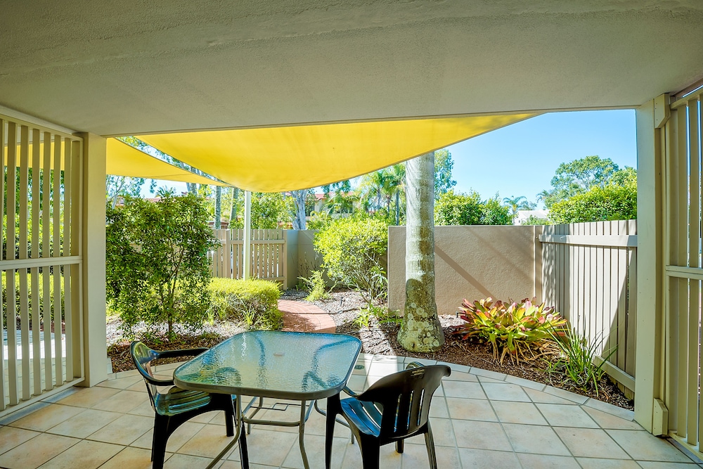 Economy Studio, 1 Queen Bed, Garden View