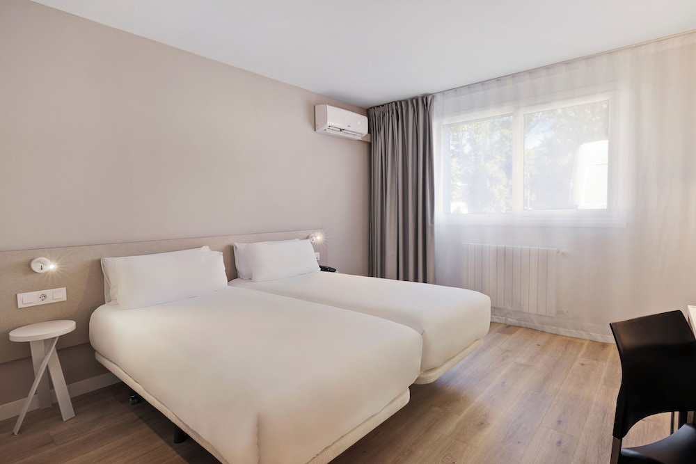 Superior Twin Room - Photo 1