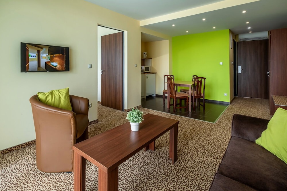 Deluxe Suite - Photo 1