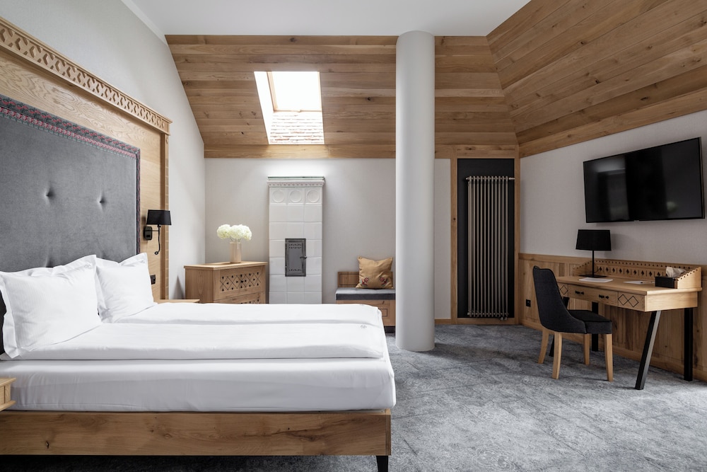 Premium Double Room, 1 Queen Bed with Sofa bed, Balcony