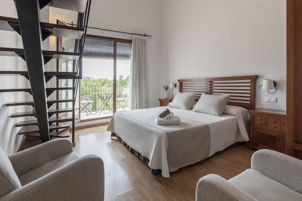 Junior Double Room, Hot Tub, Mountain View