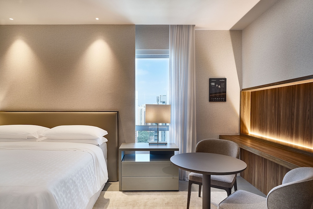 Premium Room, 1 King Bed - Photo 11