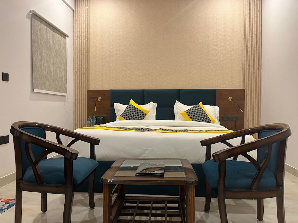 Deluxe Double Room, City View