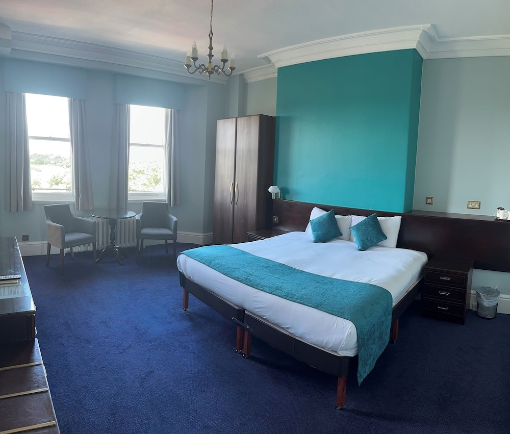 Standard Double Room, Partial Sea View