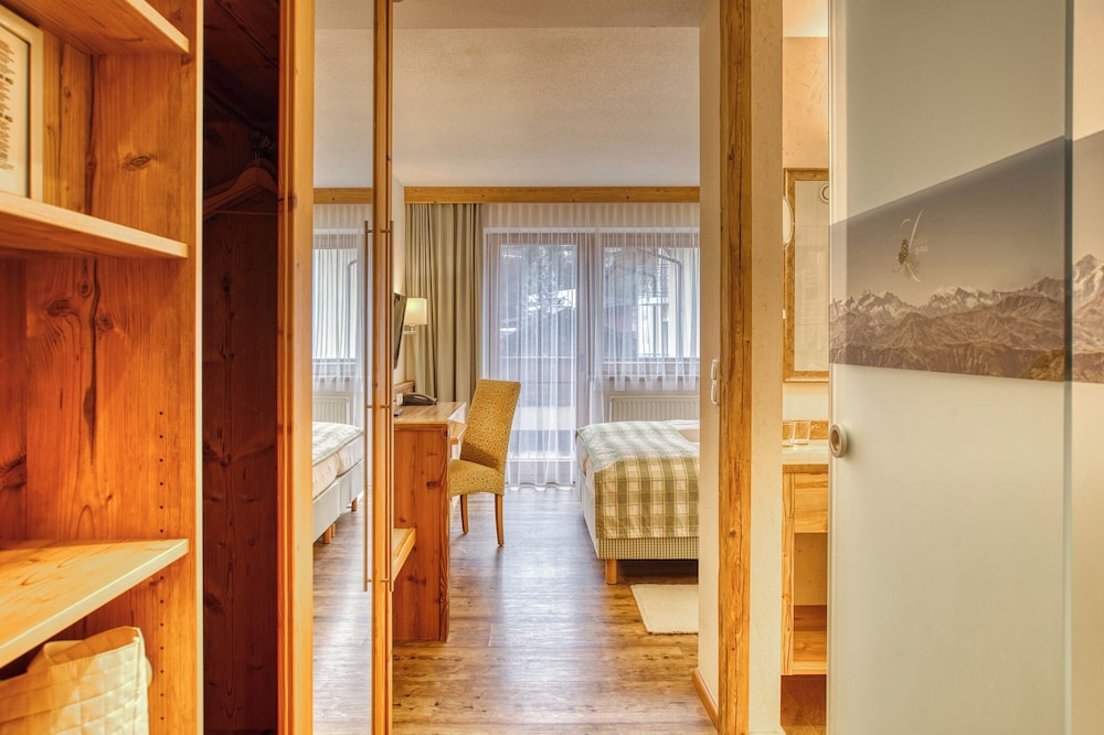 Basic Double Room, Balcony photo 2