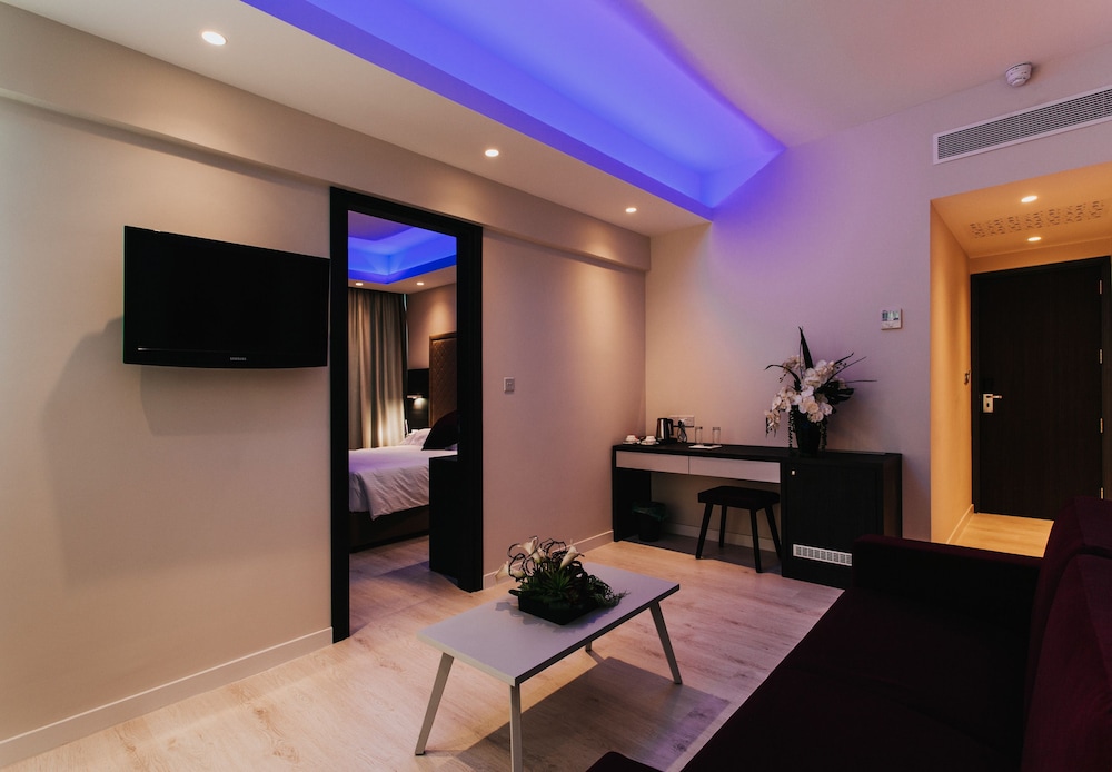 Suite, Balcony - Photo 4