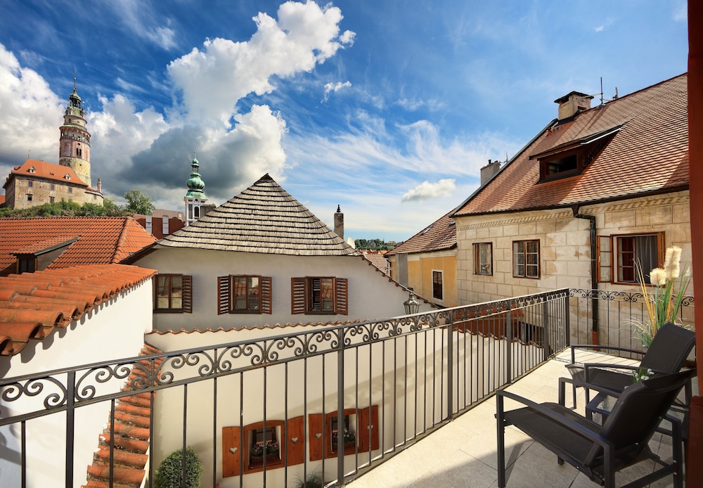 Panoramic Apartment, 2 Bedrooms, Balcony (5 Ground Floor Castle View) photo 3