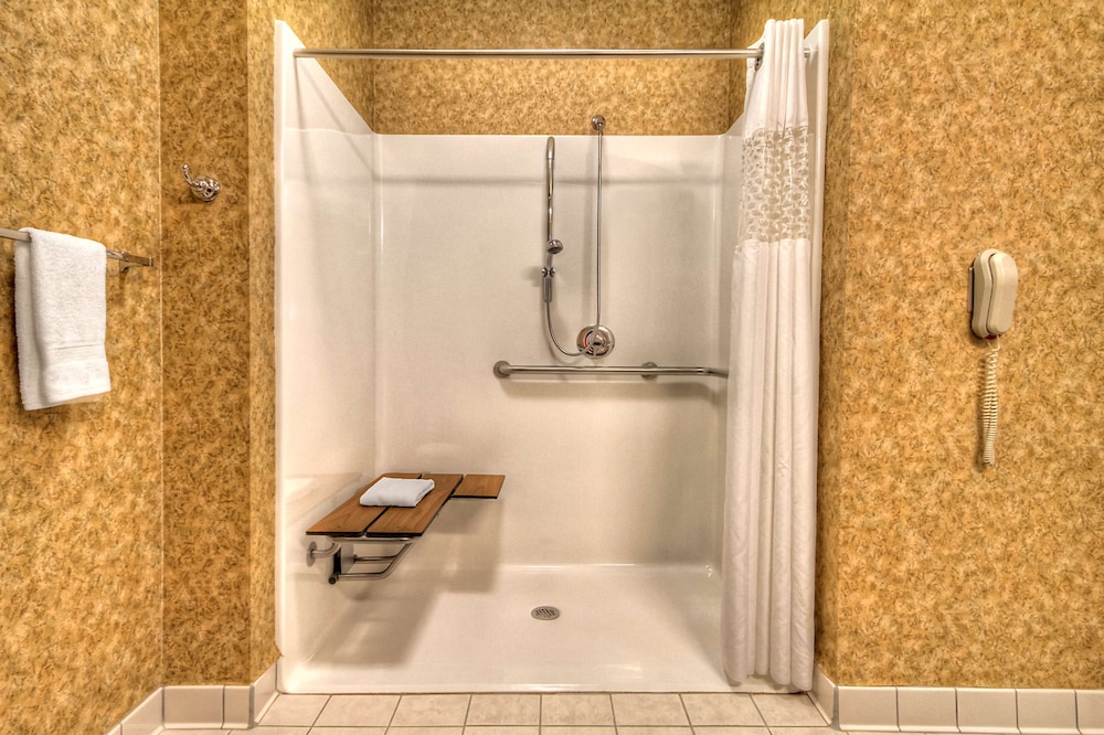 Room, 1 King Bed, Accessible - Photo 6
