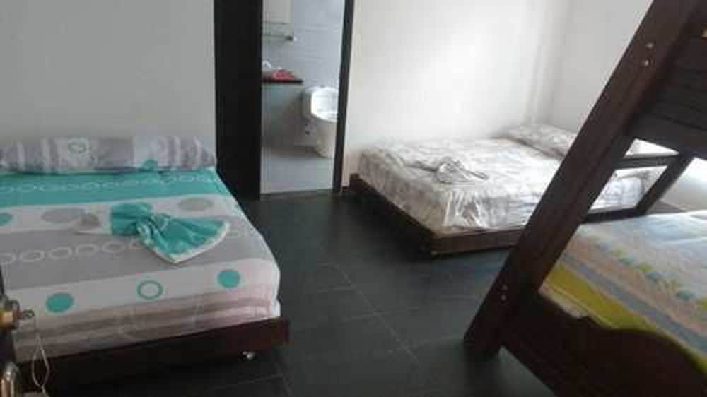 Triple Room, Multiple Beds photo 3