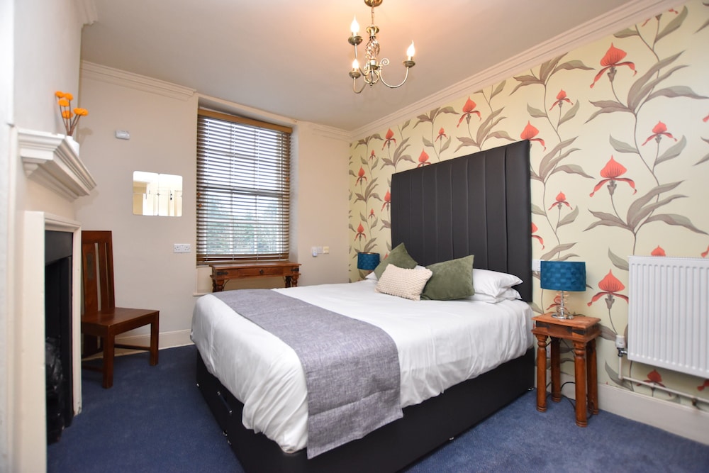Classic Double Room, Ensuite photo 3