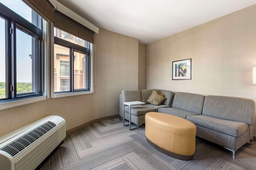 Room, Multiple Beds, Non Smoking, Tower photo 3