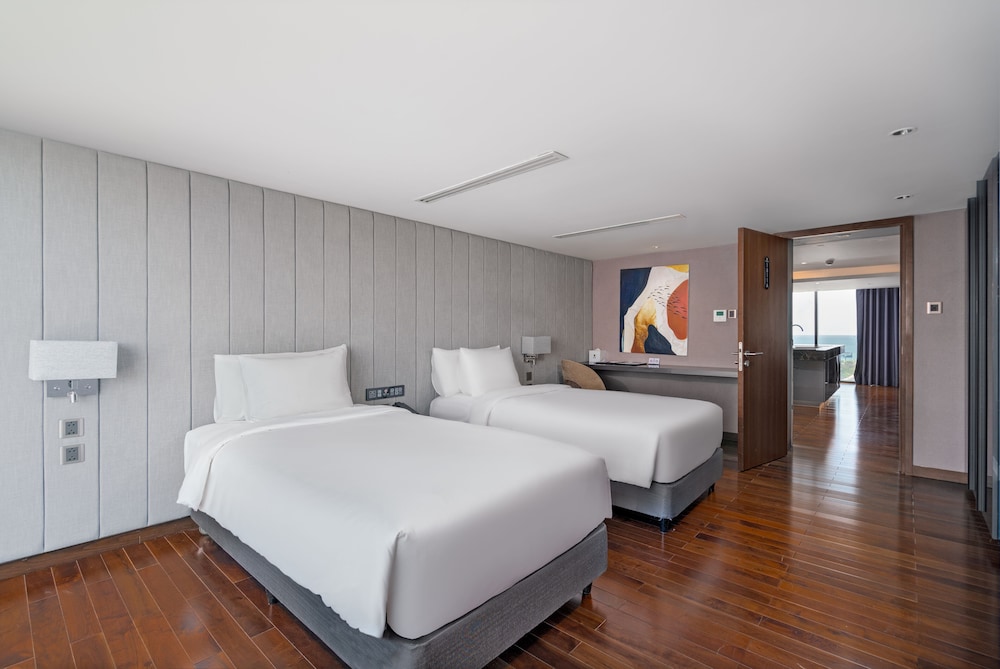 Presidential Studio Suite photo 2