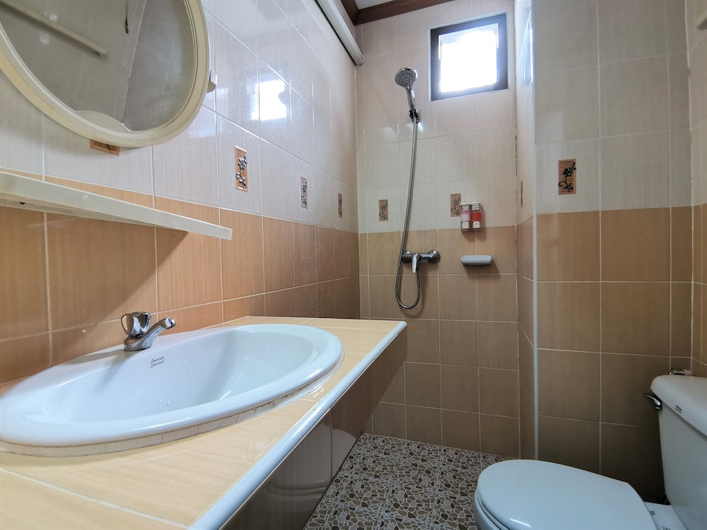 Deluxe Double Room - Photo 13