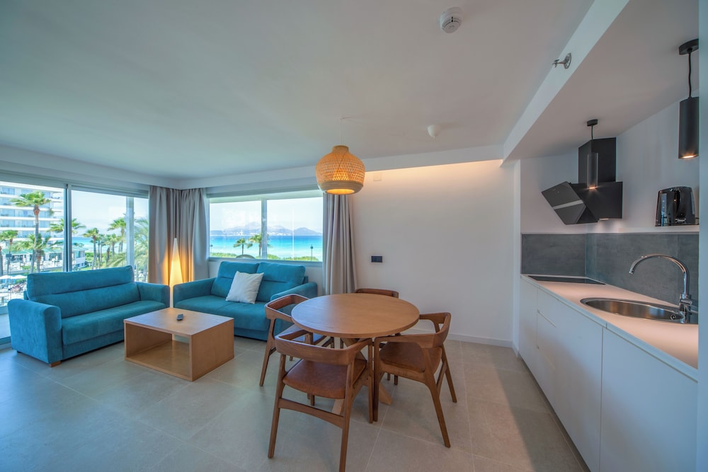 Apartment, Balcony, Sea View (2 Adults + 1 Child) - Photo 6