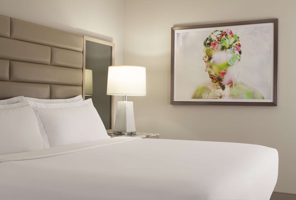 Room, 1 King Bed, Accessible, Bathtub (Mobility)