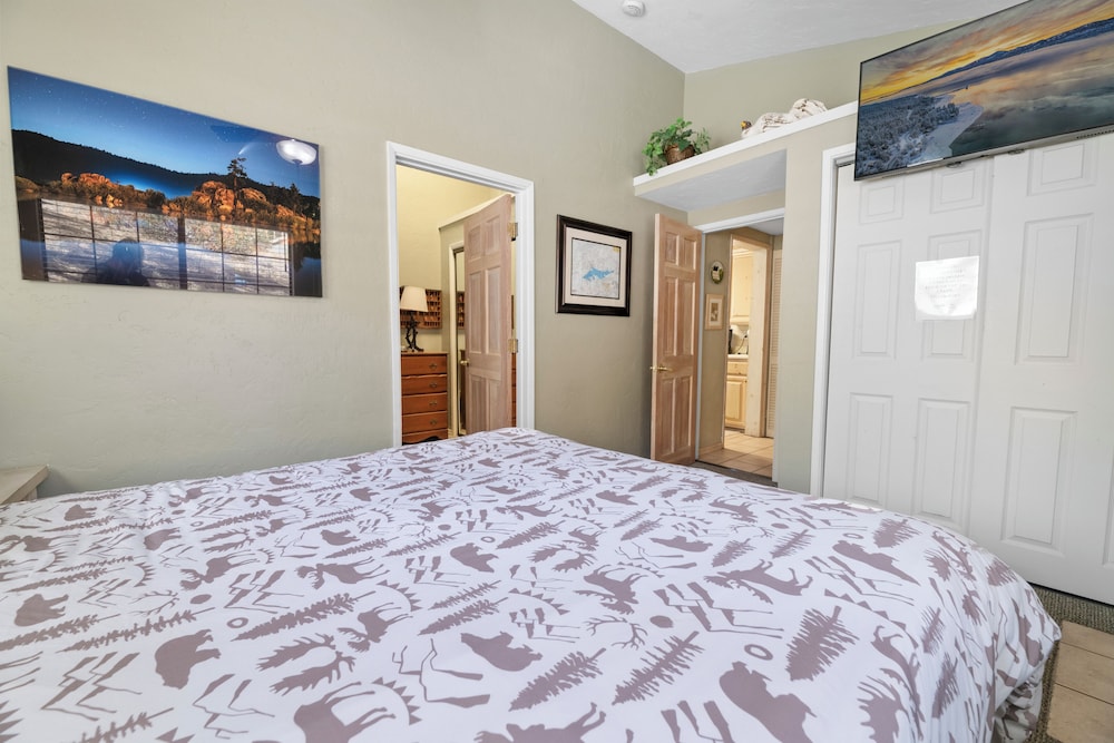 House, Multiple Beds, Patio, Mountain View