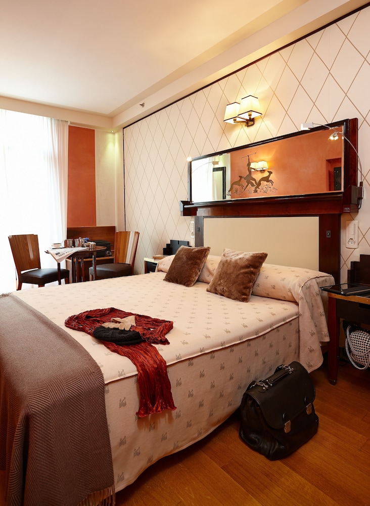 Standard Double Room - Photo 2